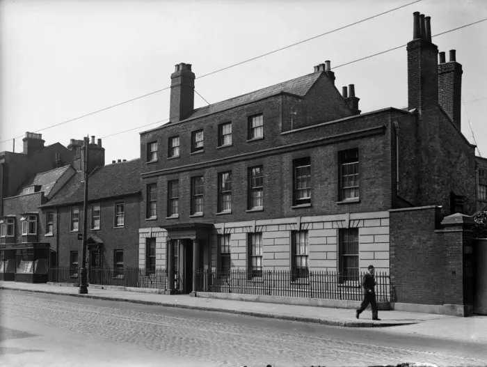 Framed Print : Old Bank House, Uxbridge 1936
