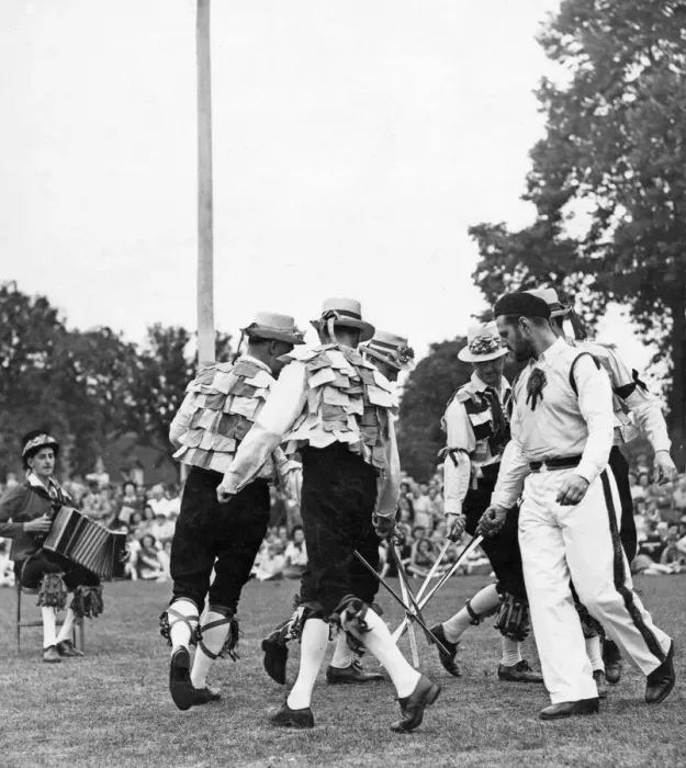 Framed Print : The Old English Folk Dance Society performing the sword dance at Stratford Upon Avon
