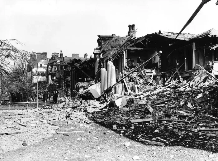 Framed Print : An old folks home in Hull lies in ruins after being bombed during a WW2 air raid 1941 Framed Print : An old folks home in Hull lies in ruins after being bombed during a WW2 air raid 1941