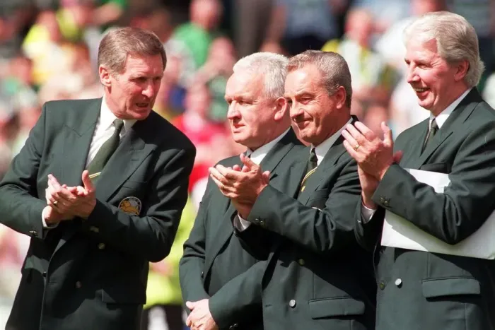 Framed Print : Old Lisbon Lions applaud the fans at Parkhead August 1998 Framed Print : Old Lisbon Lions applaud the fans at Parkhead August 1998
