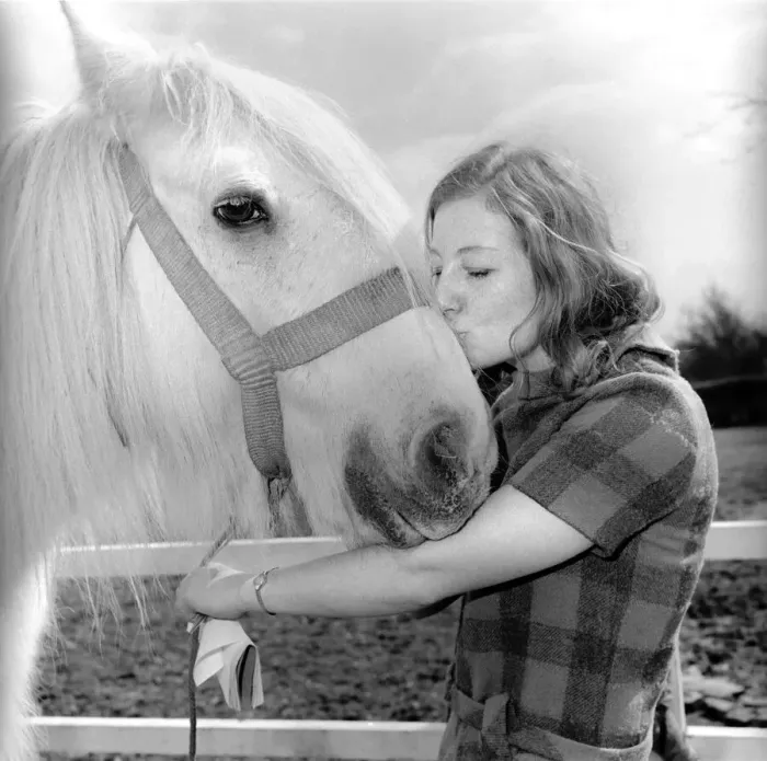 Framed Print : Oldest horse in England seen here being kissed on the nose by a woman. 1962 C116A