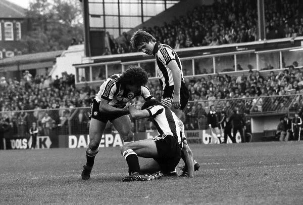 Oldham 2 v. Newcastle United 2. Division 2 Football October 1982 MF08-02-048