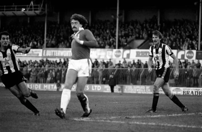Framed Print : Oldham 3 v. Newcastle United 1. Division 2 Football October 1981 MF04-13-053 Framed Print : Oldham 3 v. Newcastle United 1. Division 2 Football October 1981 MF04-13-053