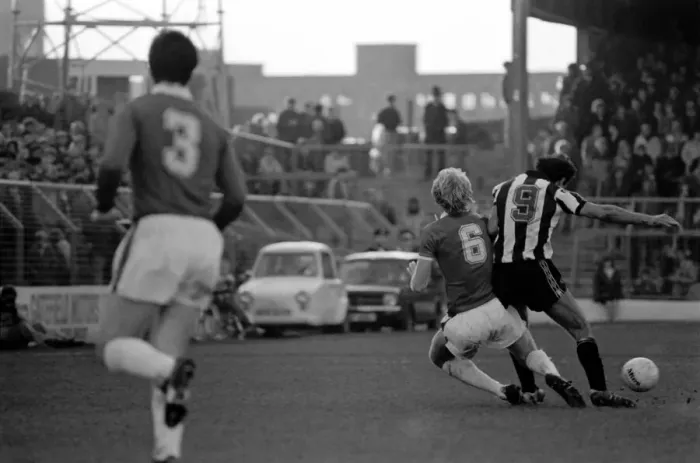 Framed Print : Oldham 3 v. Newcastle United 1. Division 2 Football October 1981 MF04-13-019 Framed Print : Oldham 3 v. Newcastle United 1. Division 2 Football October 1981 MF04-13-019