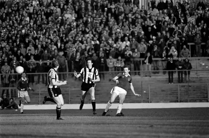 Framed Print : Oldham 3 v. Newcastle United 1. Division 2 Football October 1981 MF04-13-071 Framed Print : Oldham 3 v. Newcastle United 1. Division 2 Football October 1981 MF04-13-071
