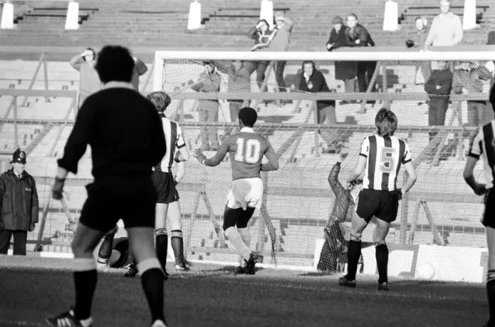 Framed Print : Oldham 3 v. Newcastle United 1. Division 2 Football October 1981 MF04-13-043 Framed Print : Oldham 3 v. Newcastle United 1. Division 2 Football October 1981 MF04-13-043