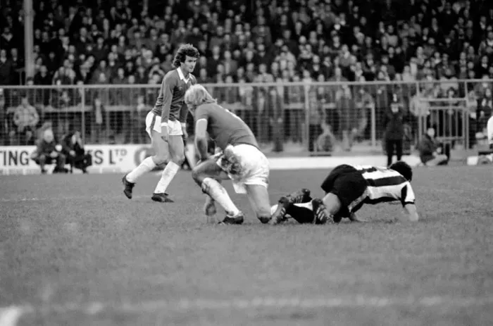 Framed Print : Oldham 3 v. Newcastle United 1. Division 2 Football October 1981 MF04-13-016 Framed Print : Oldham 3 v. Newcastle United 1. Division 2 Football October 1981 MF04-13-016