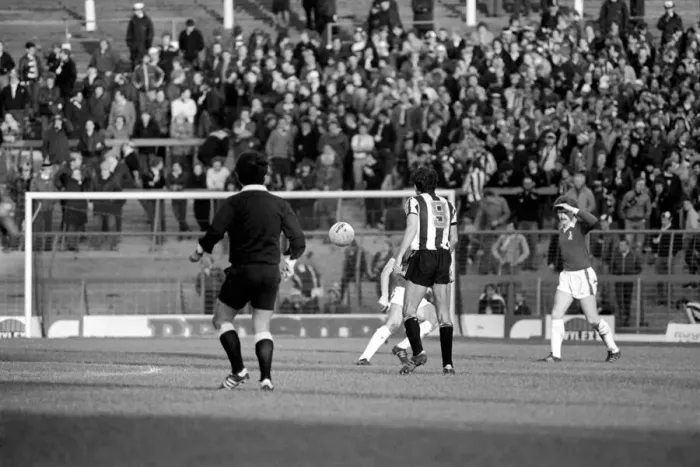 Framed Print : Oldham 3 v. Newcastle United 1. Division 2 Football October 1981 MF04-13-073 Framed Print : Oldham 3 v. Newcastle United 1. Division 2 Football October 1981 MF04-13-073