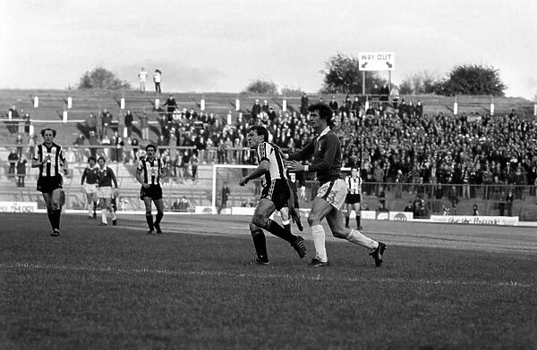 Oldham 3 v. Newcastle United 1. Division 2 Football October 1981 MF04-13-100