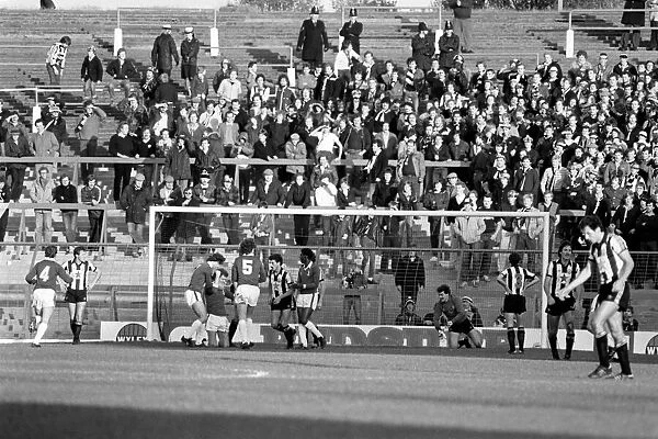 Oldham 3 v. Newcastle United 1. Division 2 Football October 1981 MF04-13-076