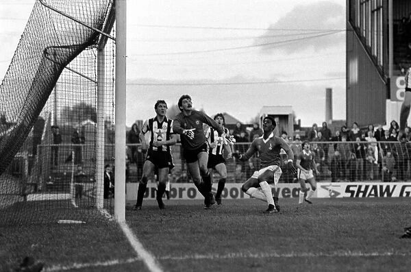 Oldham 3 v. Newcastle United 1. Division 2 Football October 1981 MF04-13-110