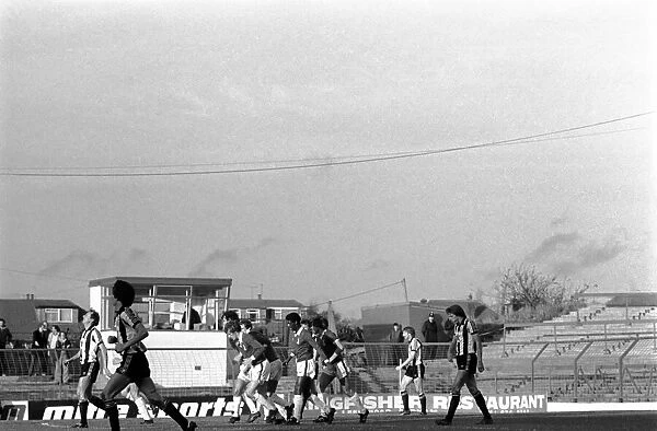 Oldham 3 v. Newcastle United 1. Division 2 Football October 1981 MF04-13-022