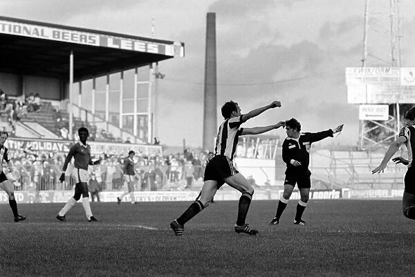 Oldham 3 v. Newcastle United 1. Division 2 Football October 1981 MF04-13-102