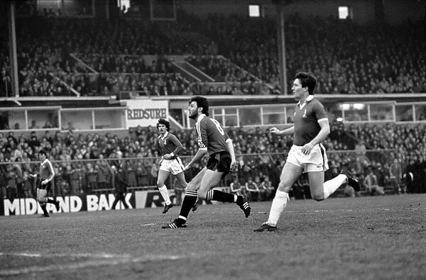 Oldham Athletic v Manchester United. January 1982 MF05-25