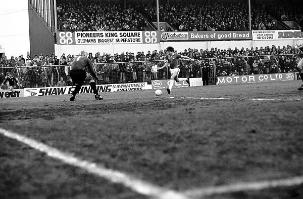 Oldham Athletic v Manchester United. January 1982 MF05-25-020