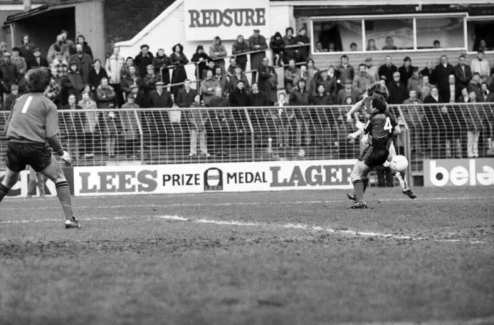 Framed Print : Oldham v. Bristol. R. Febuary 1981 MF01-25-008 Framed Print : Oldham v. Bristol. R. Febuary 1981 MF01-25-008