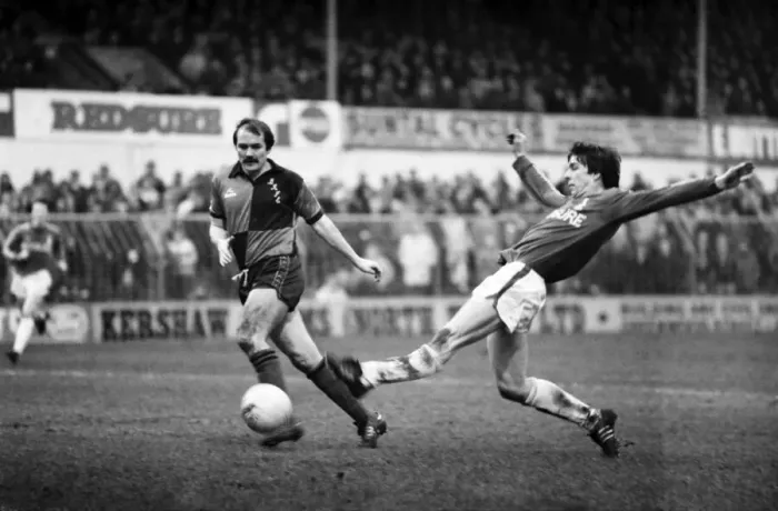 Framed Print : Oldham v. Bristol. R. Febuary 1981 MF01-25-015