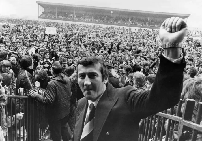 Framed Print : Oldham v Huddersfield. Oldham manager Jimmy Frizzell acknowledges the crowd after