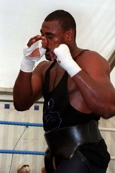 Oliver McCall Boxing December 97 Former world heavyweight champion in training