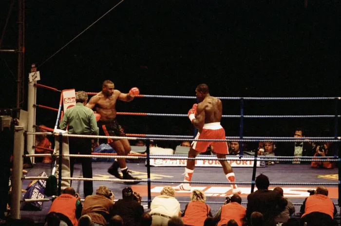 Framed Print : Oliver McCall vs. Frank Bruno, billed as The Empire Strikes Back Framed Print : Oliver McCall vs. Frank Bruno, billed as The Empire Strikes Back