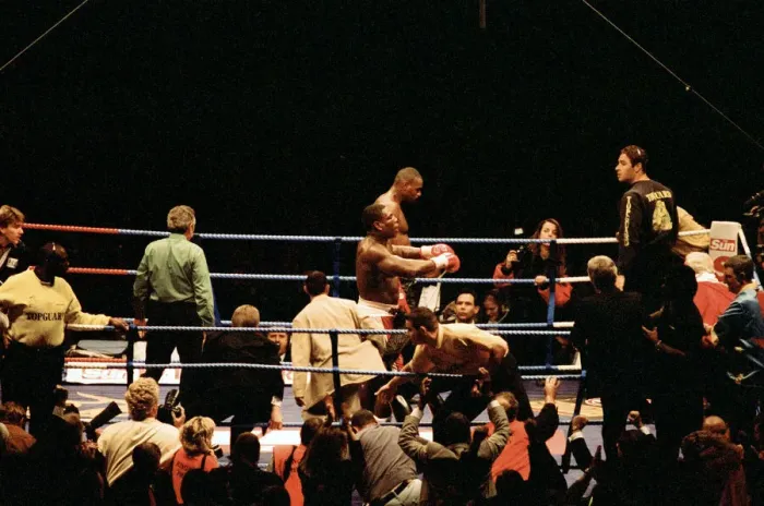 Framed Print : Oliver McCall vs. Frank Bruno, billed as The Empire Strikes Back Framed Print : Oliver McCall vs. Frank Bruno, billed as The Empire Strikes Back
