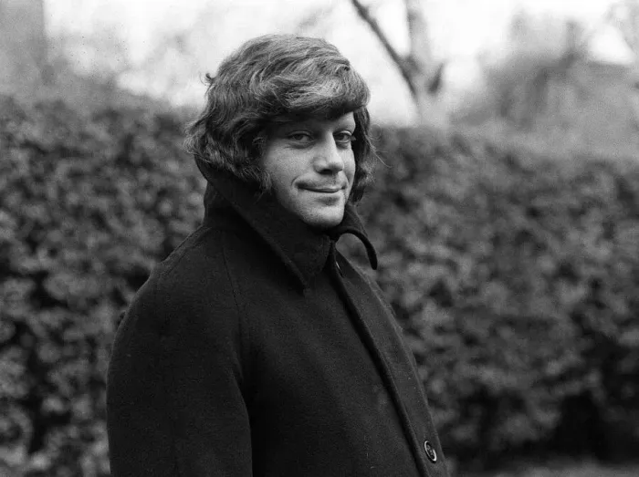 Framed Print : Oliver Reed Actor in large overcoat buttoned up to collar msi Framed Print : Oliver Reed Actor in large overcoat buttoned up to collar msi