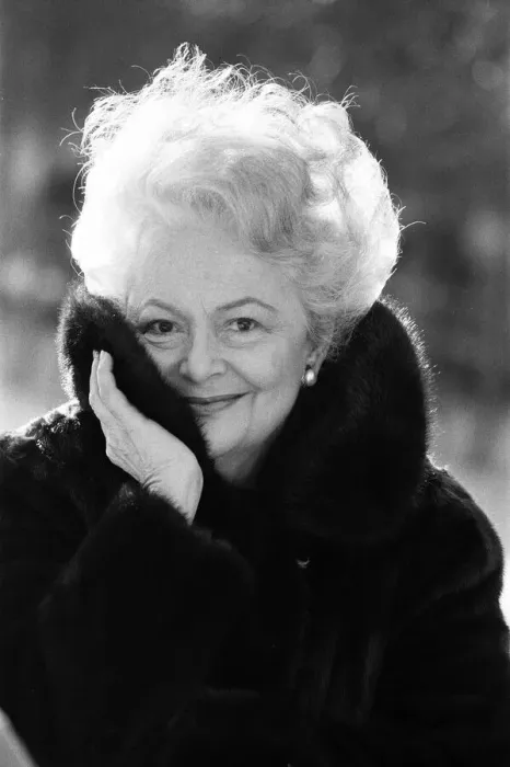 Framed Print : Olivia de Havilland near her home in Paris. 10th December 1987 Framed Print : Olivia de Havilland near her home in Paris. 10th December 1987