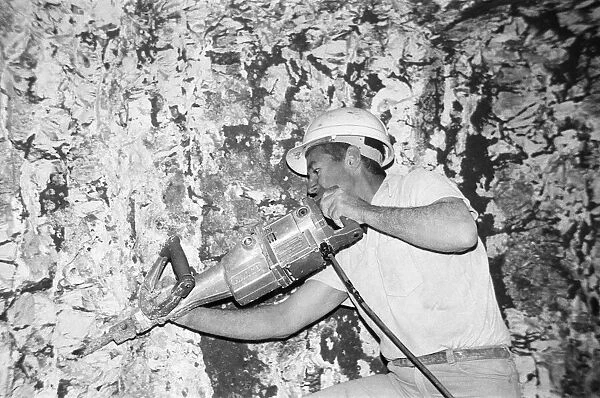 Opal mining at Lightning Ridge, New South Wales, Australia. 25th September 1977
