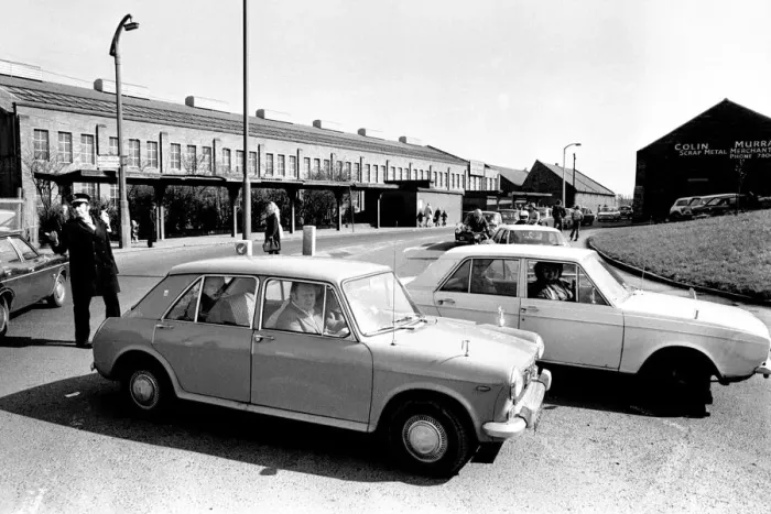 Framed Print : Open air Sunday market at Pallion, Sunderland, 23rd March 1975 Framed Print : Open air Sunday market at Pallion, Sunderland, 23rd March 1975