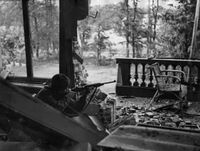 Framed Print : Operation Market Garden 17th - 25th September 1944 A British paratrooper on guard Framed Print : Operation Market Garden 17th - 25th September 1944 A British paratrooper on guard