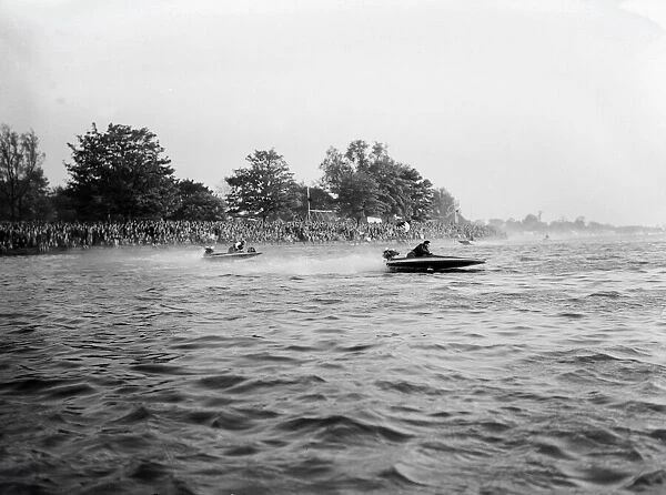 Outboard Motor Boat Meeting at Oulton Broad 1950 Tsetse