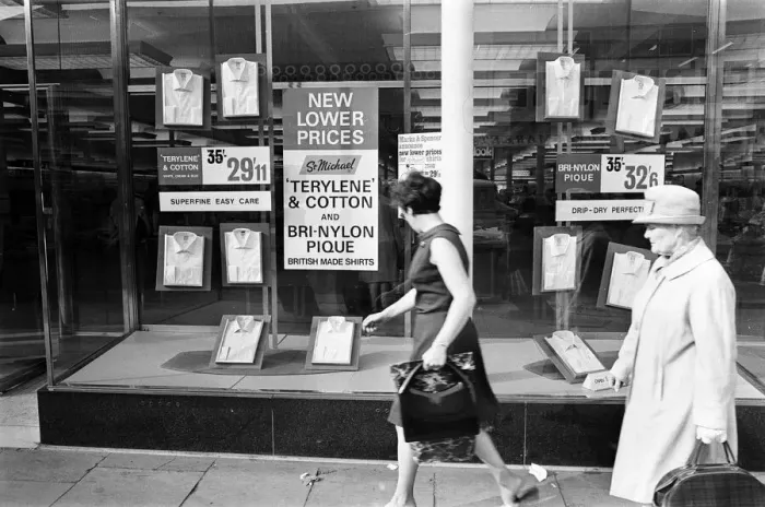 Framed Print : Outside a branch of Marks & Spencer. 22nd September 1966 Framed Print : Outside a branch of Marks & Spencer. 22nd September 1966