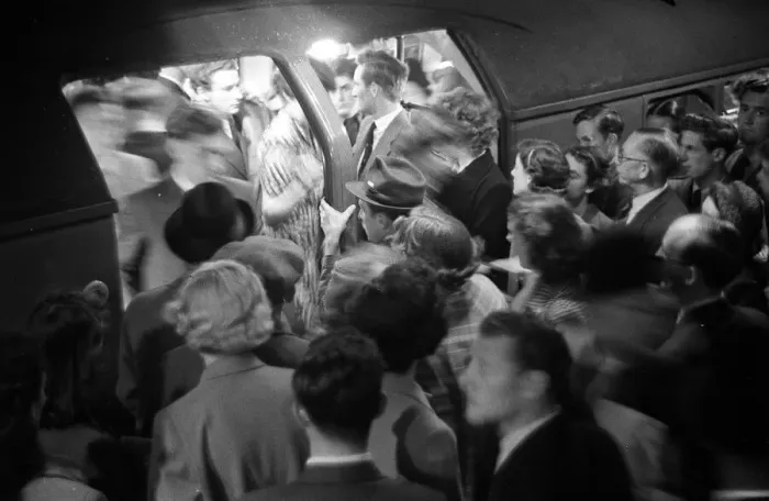 Framed Print : Overcrowding on the Central Line platform during the rush hour at Liverpool Street Framed Print : Overcrowding on the Central Line platform during the rush hour at Liverpool Street