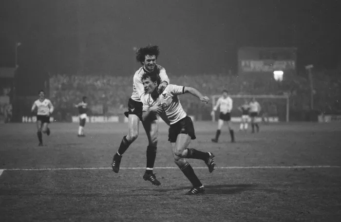 Framed Print : Oxford United v Aston Villa League Cup semi final 2nd leg match at Manor Park March 1986