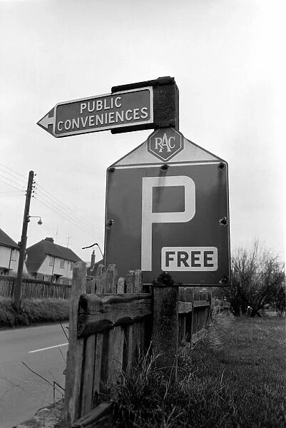 P for free Public Conveniences signs January 1975 75-00173