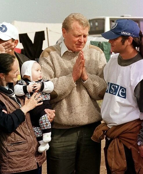 Paddy Ashdown MP in Macedonia visiting April 1999 the Brada camp seen with