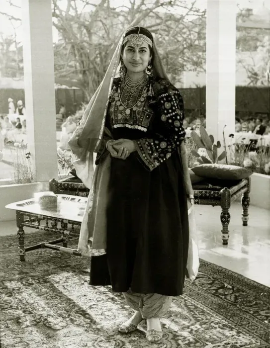 Framed Print : Pakistani costume shown to the Queen at the Ladies reception in Karachi during Framed Print : Pakistani costume shown to the Queen at the Ladies reception in Karachi during