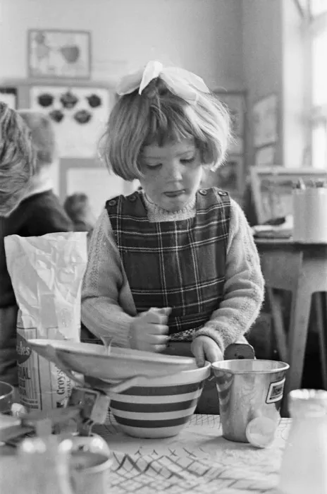 Framed Print : Pancake Making pictures. Five year old pupils from Gawthorpe Infants School, Ussett Framed Print : Pancake Making pictures. Five year old pupils from Gawthorpe Infants School, Ussett