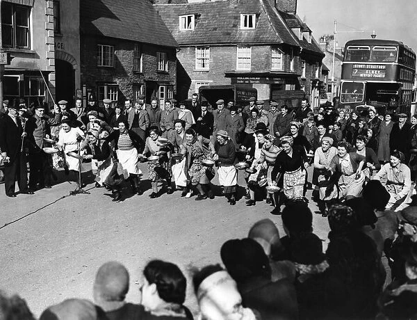 Pancake Race. March 1949 P005029