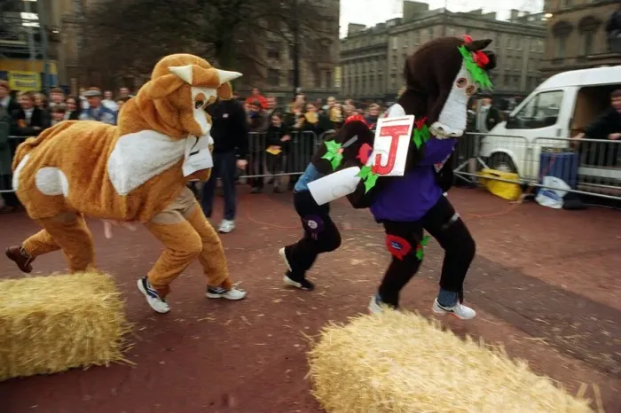 Framed Print : Pantomime horse race at George Square Glasgow with Grant Stott and John Leslie Framed Print : Pantomime horse race at George Square Glasgow with Grant Stott and John Leslie