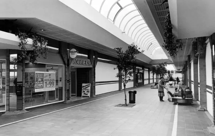 Framed Print : Parkway shopping Centre in Coulby Newham, Middlesbrough. 18th April 1986