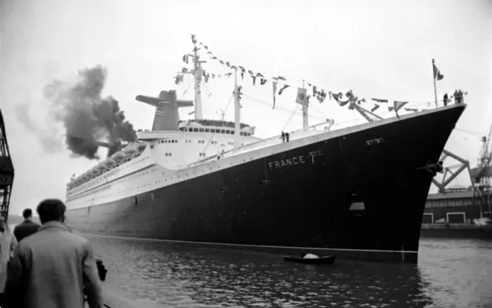 Framed Print : The passenger liner France 7th January 1962