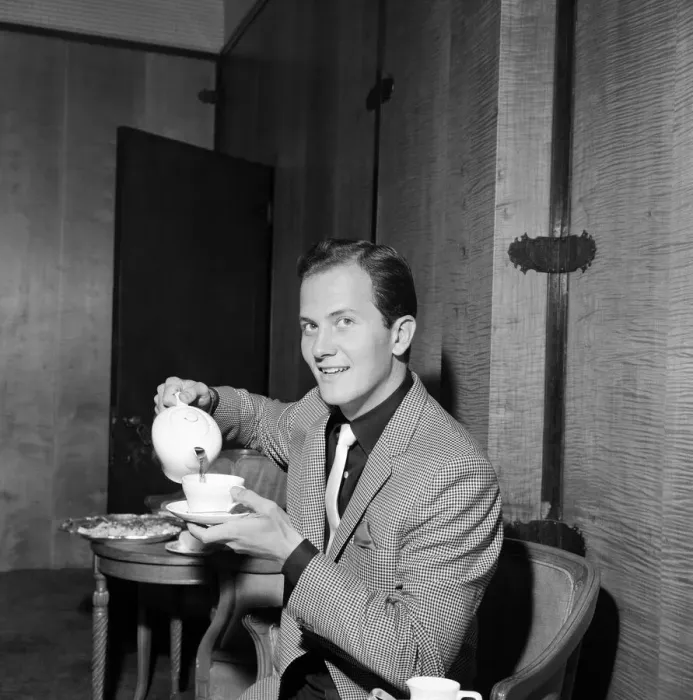 Framed Print : Pat Boone, who arrived in London earlier today to attend next Thursday Framed Print : Pat Boone, who arrived in London earlier today to attend next Thursday