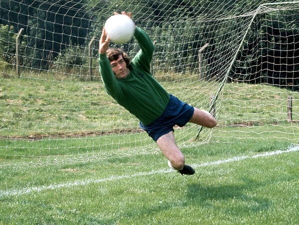 Pat Jennings, goalkeeper of Tottenham Hotspur in training August 1971