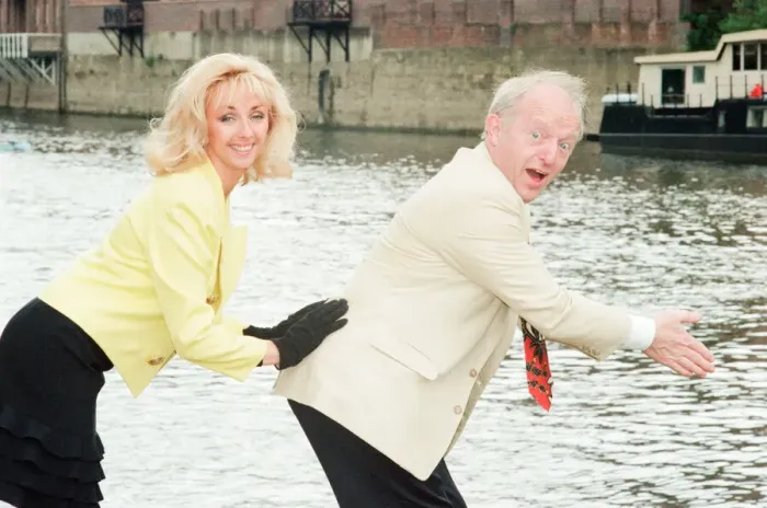Framed Print : Paul Daniels, magician, pictured with wife Debbie McGee, at the riverside, in York