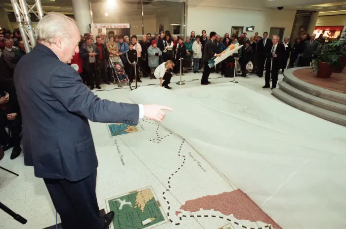Framed Print : Paul Daniels was unveiling the new Captain Cook Voyage World Map Framed Print : Paul Daniels was unveiling the new Captain Cook Voyage World Map