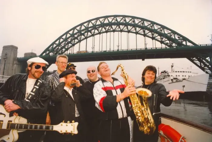 Framed Print : Paul Gascoigne Gazza with Lindisfarne promoting their hit single Fog On Framed Print : Paul Gascoigne Gazza with Lindisfarne promoting their hit single Fog On