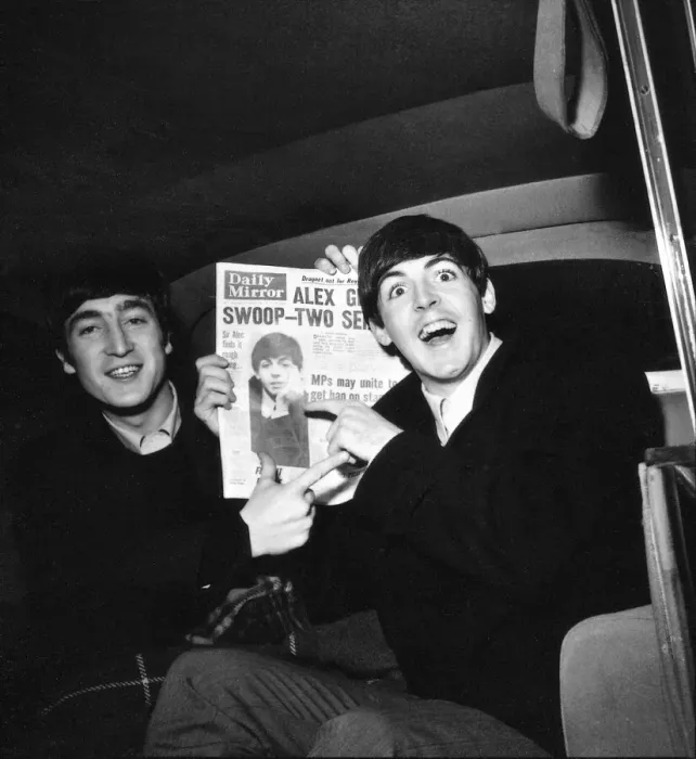 Framed Print : Paul makes the front page, John Lennon & Paul McCartney with copy of Daily Mirror Framed Print : Paul makes the front page, John Lennon & Paul McCartney with copy of Daily Mirror