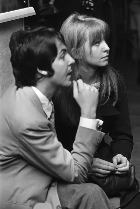 Framed Print : Paul McCartney amd his girlfriend Jane Asher at a launch party to celebrate the the Apple Framed Print : Paul McCartney amd his girlfriend Jane Asher at a launch party to celebrate the the Apple