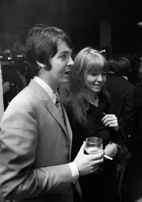 Framed Print : Paul McCartney amd his girlfriend Jane Asher at a launch party to celebrate the the Apple Framed Print : Paul McCartney amd his girlfriend Jane Asher at a launch party to celebrate the the Apple